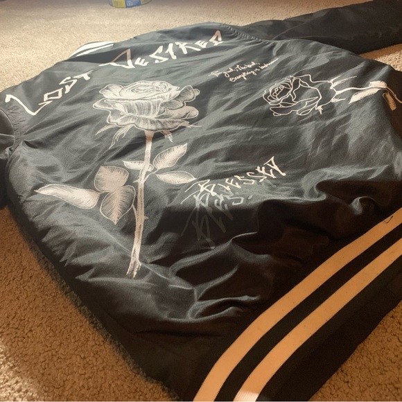 Jacket - Picture 5 of 5